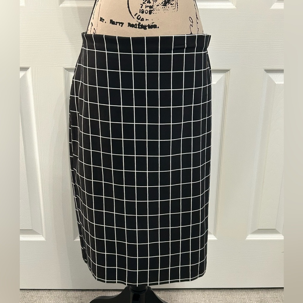 Linda Matthew's black & white window pane pencil skirt large